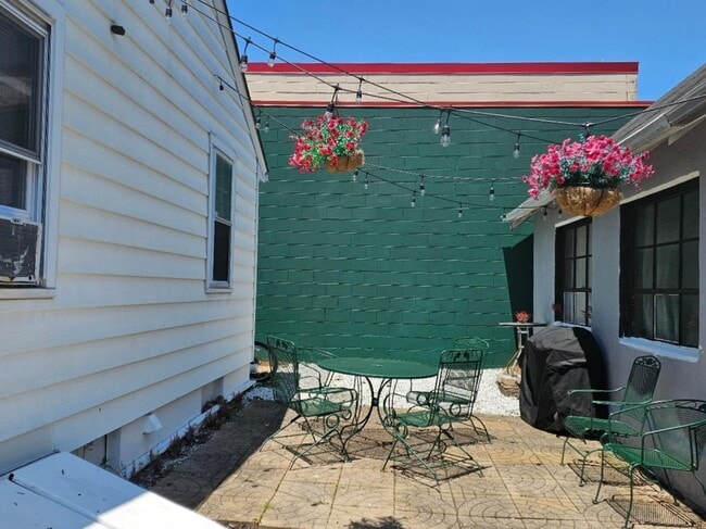 Building Photo - 1656 Pennington Rd