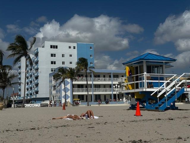 Building Photo - 320 S Surf Rd