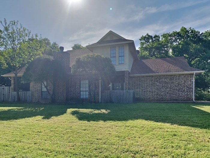 Primary Photo - 104 NE Timber Ridge Dr