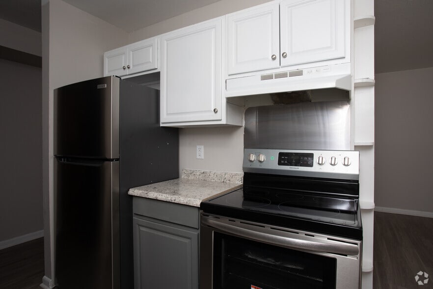 Beautiful Kitchens - Courtyards Apartments