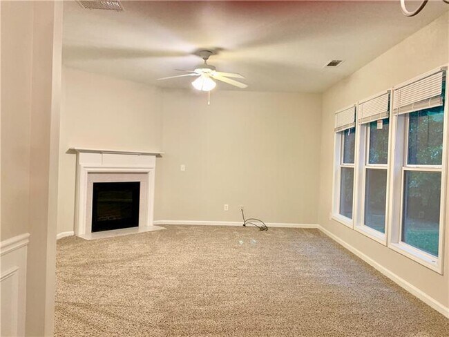 Building Photo - 2534 Winslow Ridge Dr NE