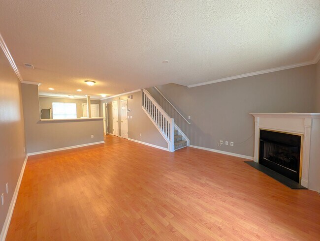 Building Photo - Charming, townhome located in the Bennington Place Community in Charlotte!