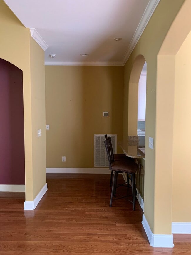 Building Photo - 136 Nickolas Cir