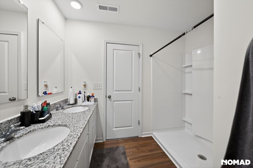 Building Photo - 105 Doves Mount Cir