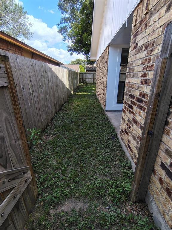 Building Photo - 16827 Kilwinning Dr