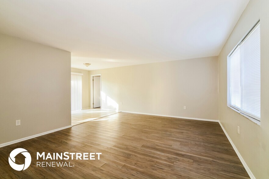 Building Photo - 2000 Burning Tree Dr