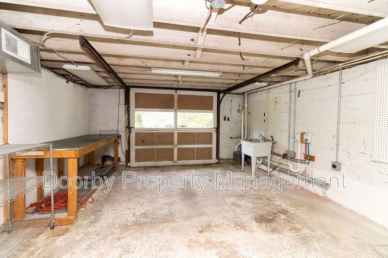 Building Photo - 5880 Dayton Blvd