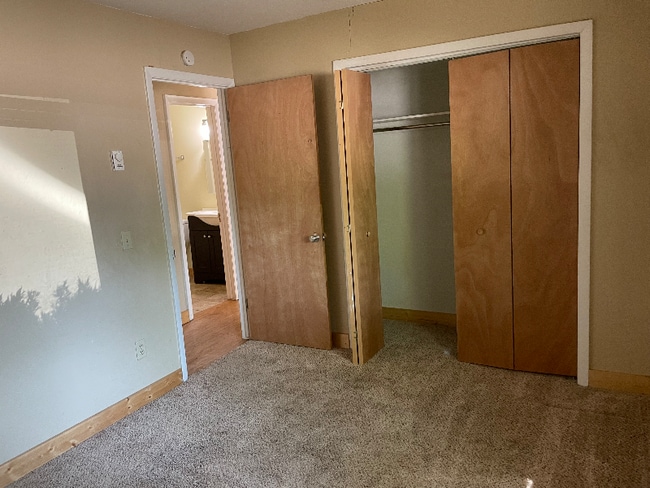 Building Photo - 103 Onarga Ave