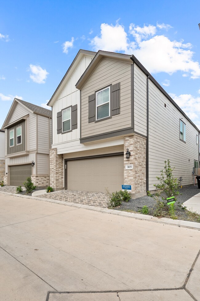 Building Photo - 3115 Skyrock Dr