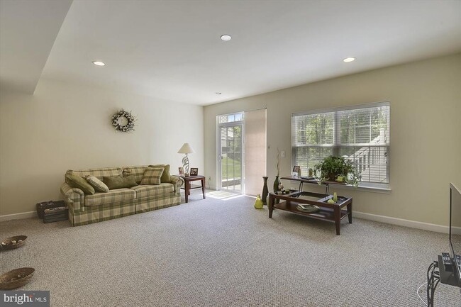 Building Photo - 6087 Piney Woods Ct