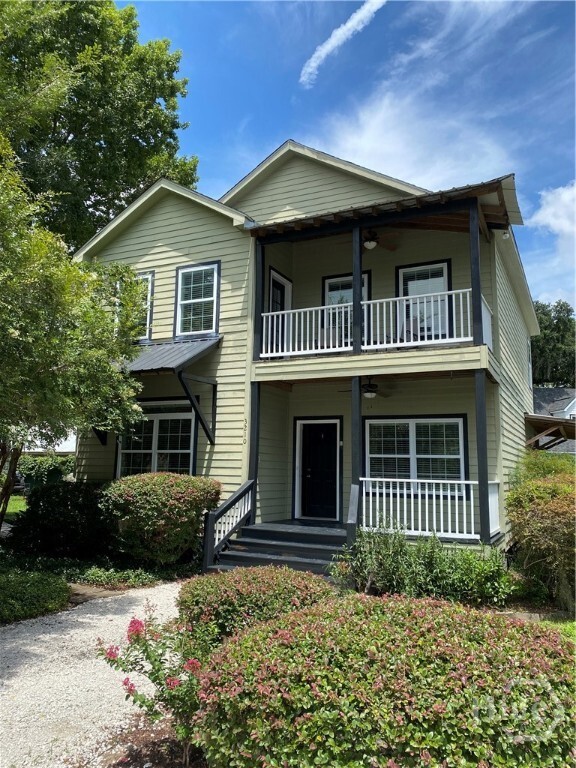 Building Photo - 3210 Robertson Ave