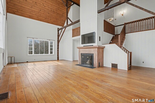 Building Photo - 42 Picketts Ridge Rd