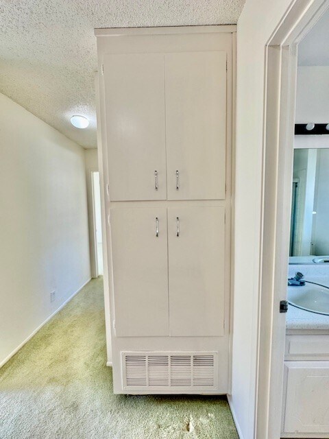 Building Photo - 35 Miramonte Dr