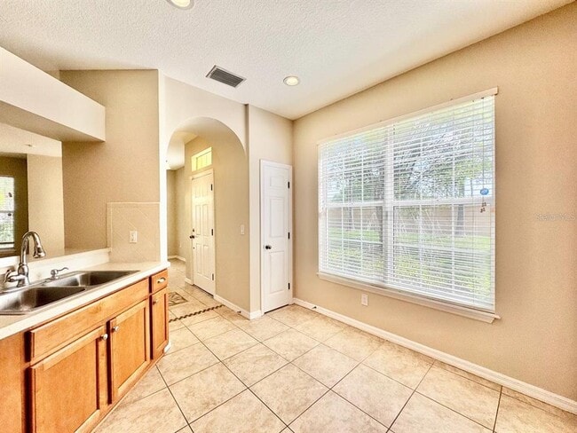 Building Photo - 6713 Breezy Palm Dr