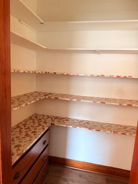 Walk in pantry - 3423 N Ridgeway Ave