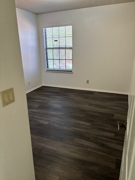 Building Photo - 43427 Buena Vista Way