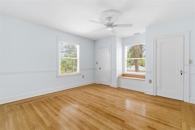 Building Photo - 555 18th Ave NE