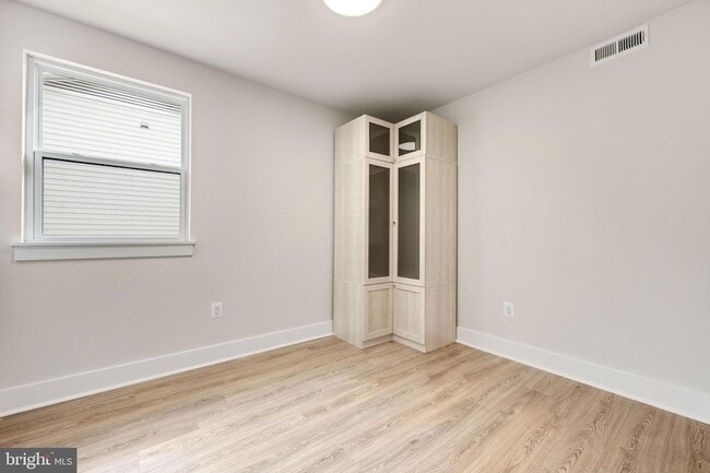 Building Photo - 113 Clifford Ave