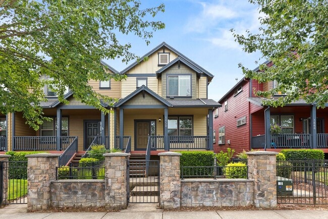 Building Photo - Available NOW Hillsboro End Unit Townhome Minutes to Intel Jones Farm, Costco, Parks 1 Small Pet OK