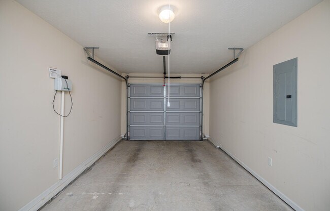 Building Photo - 131 Grove Landing Ct