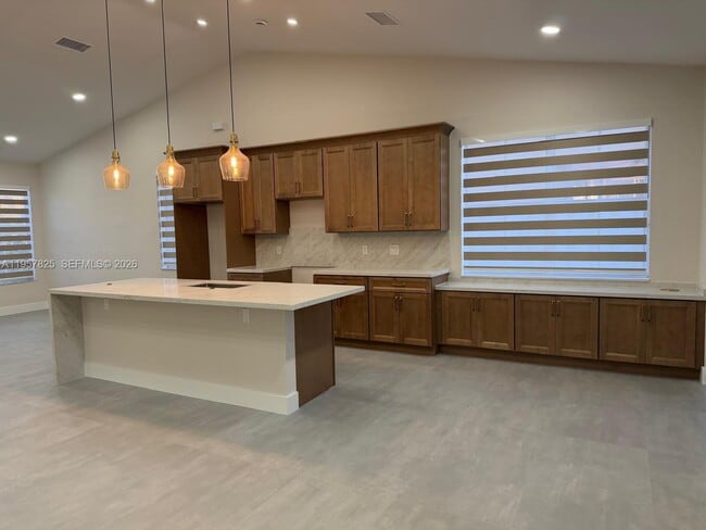 Building Photo - 755 Falling Water Rd