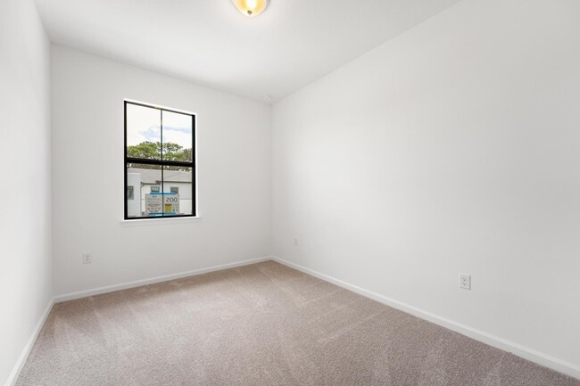 Building Photo - 4315 Efendi Dr