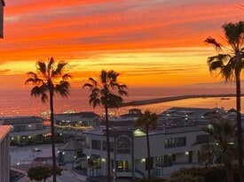 Building Photo - 640 The Vlg