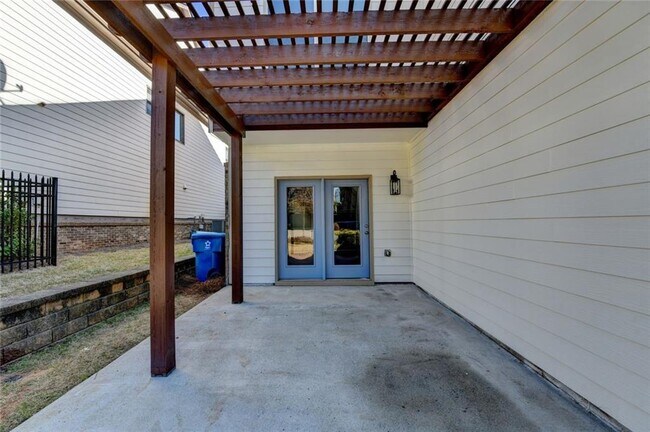 Building Photo - 4032 Ridge Grove Way