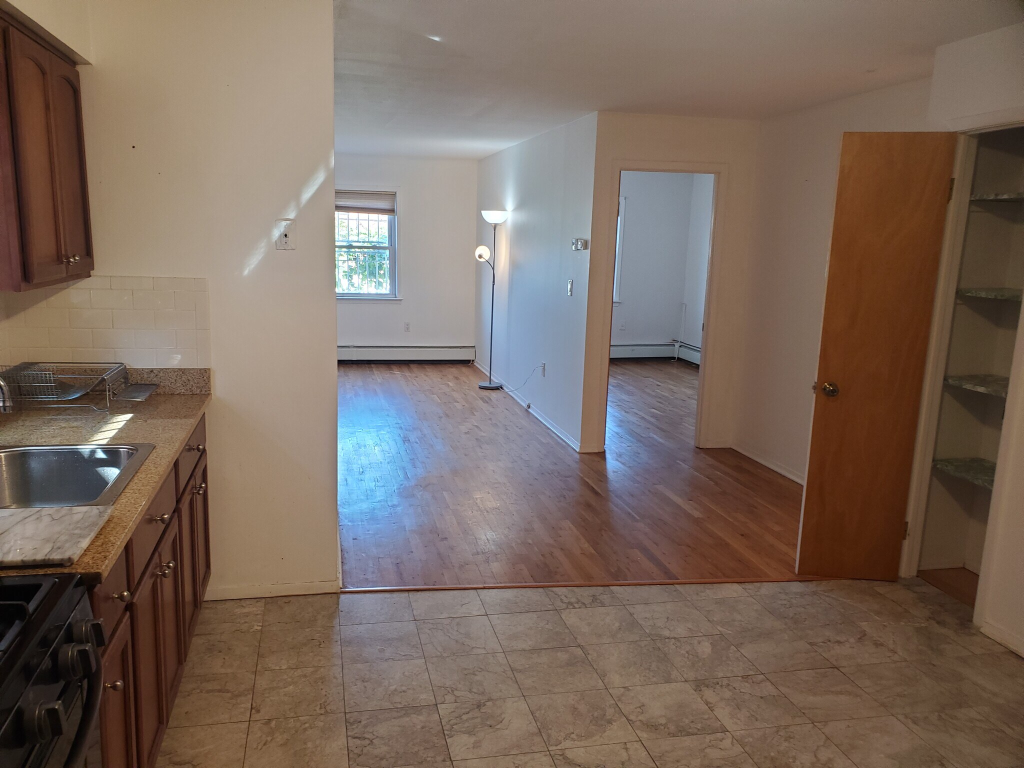 Living room - 3628 166th St