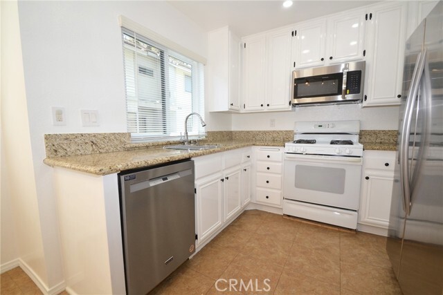 Building Photo - 2615 Plaza del Amo