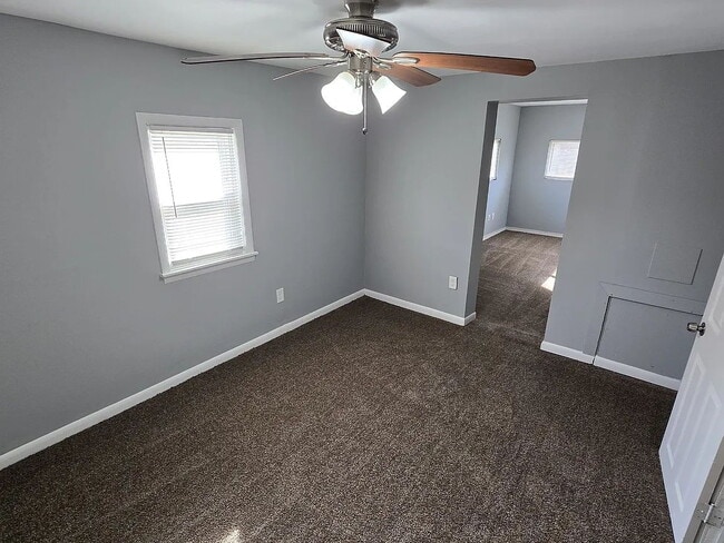 Building Photo - 3 bedroom 1.5 bathrooms Rancher.
