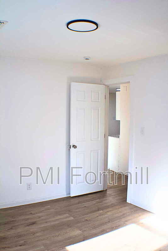 Building Photo - 205A Friedheim St