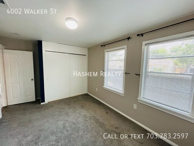 Building Photo - Lovely West Oak Cliff 2-Bedroom 1 Bath Dup...