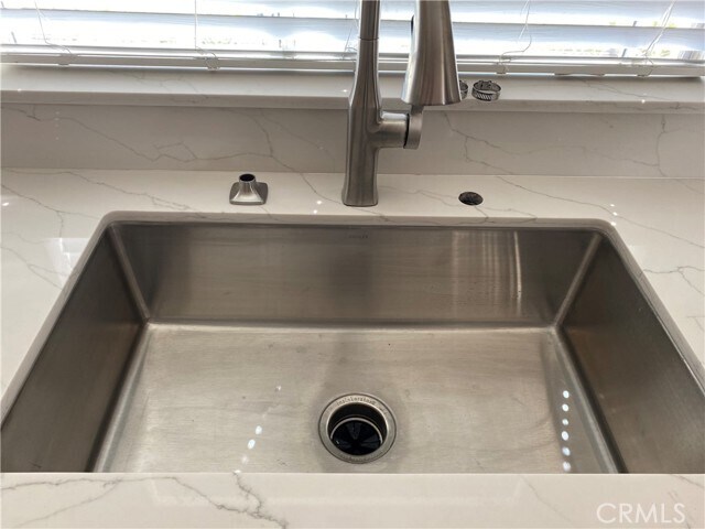 Building Photo - 53 Goldenrod