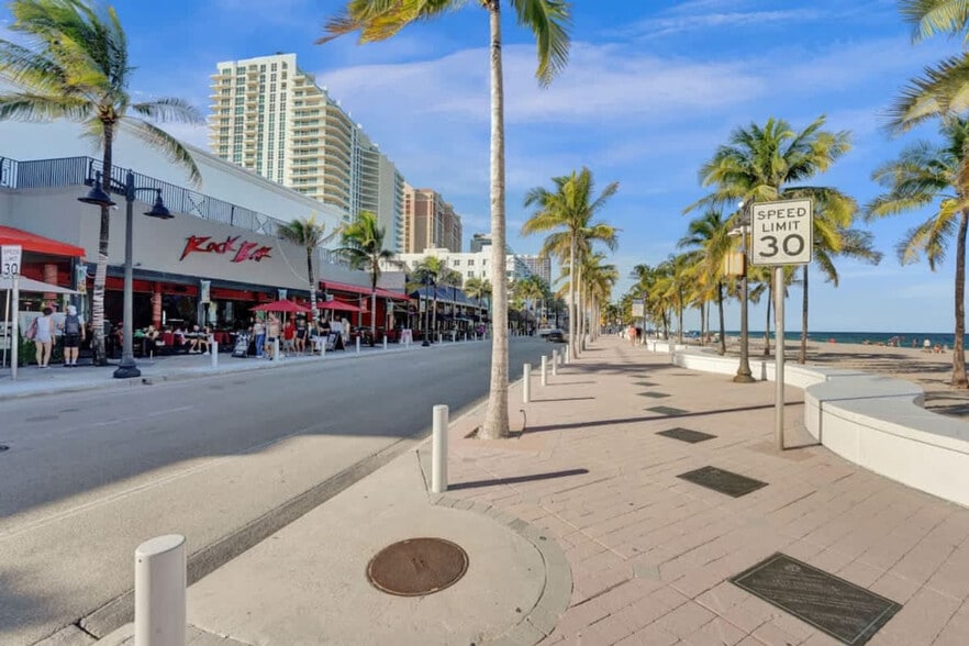 Building Photo - 3020 Seville St