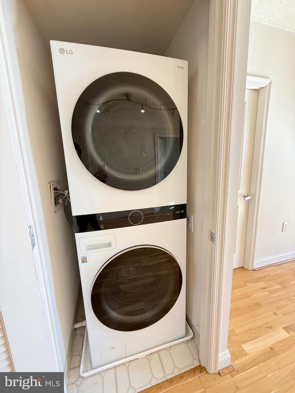 Building Photo - 11760 Sunrise Valley Dr