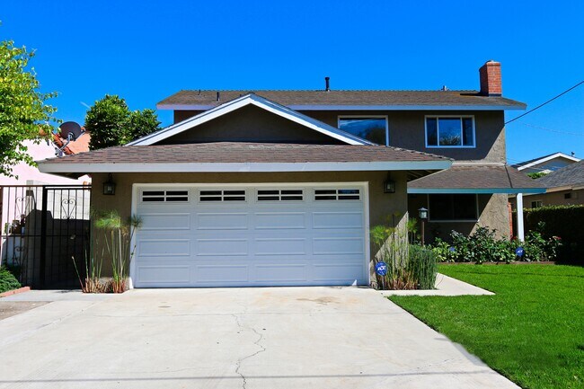 Building Photo - 12024 Alberta Dr
