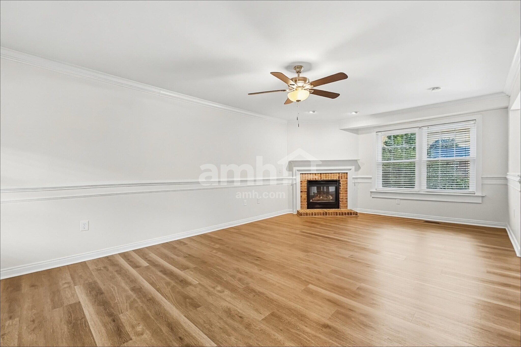 Building Photo - 2113 Lynwood Pl