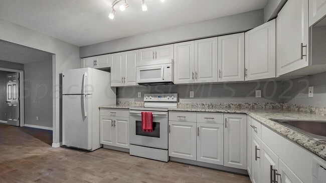 Building Photo - 318 Sun Dial Ct