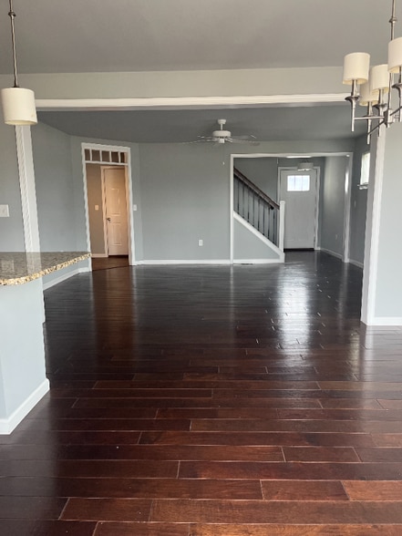 Building Photo - 102 Landover Ct