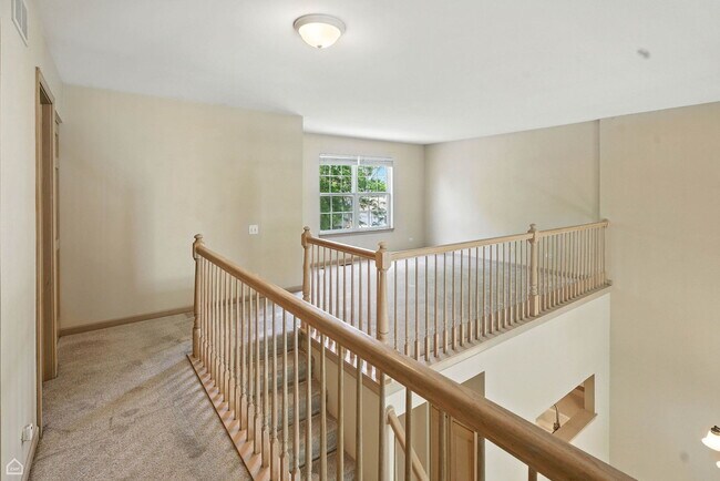 Building Photo - 223 Mistwood Ln