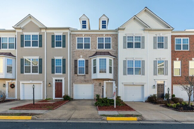 Building Photo - 6327 Dunn Ct