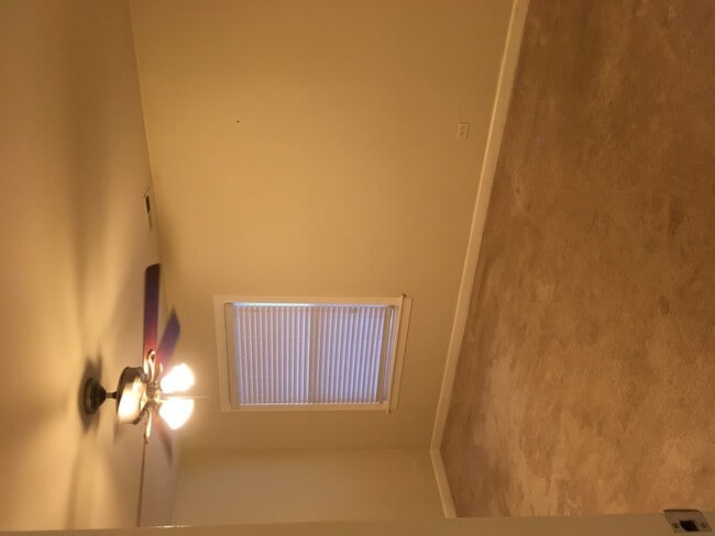 Building Photo - 1722 Ranchview Dr