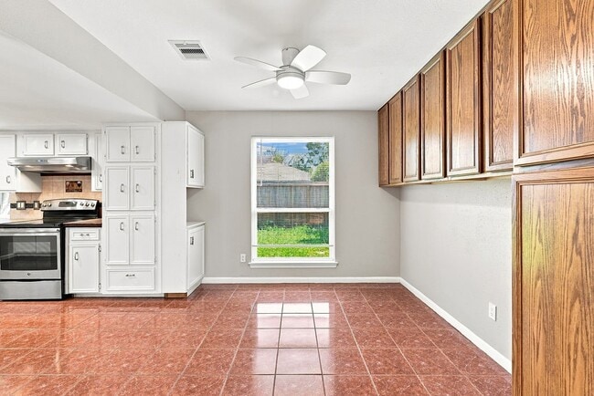 Building Photo - 15706 Cavendish Dr