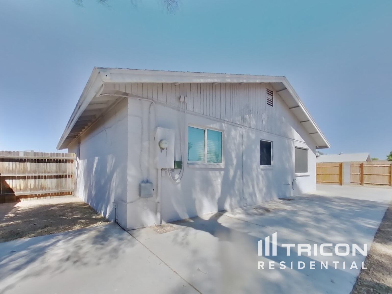 Building Photo - 14033 N 61st Ave
