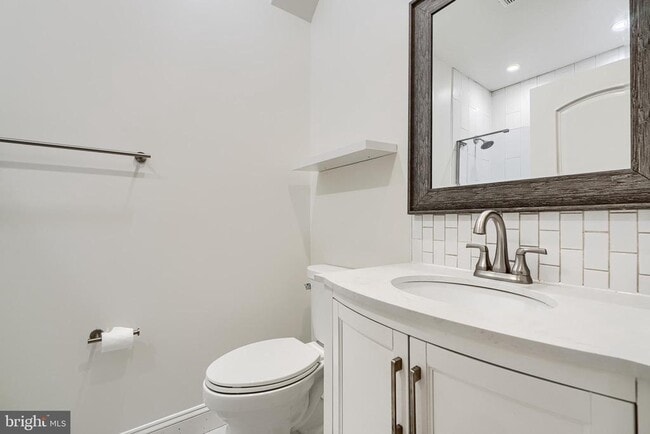 Building Photo - 1413 Anchor St