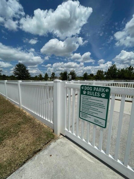 Building Photo - 6911 Gideon Cir
