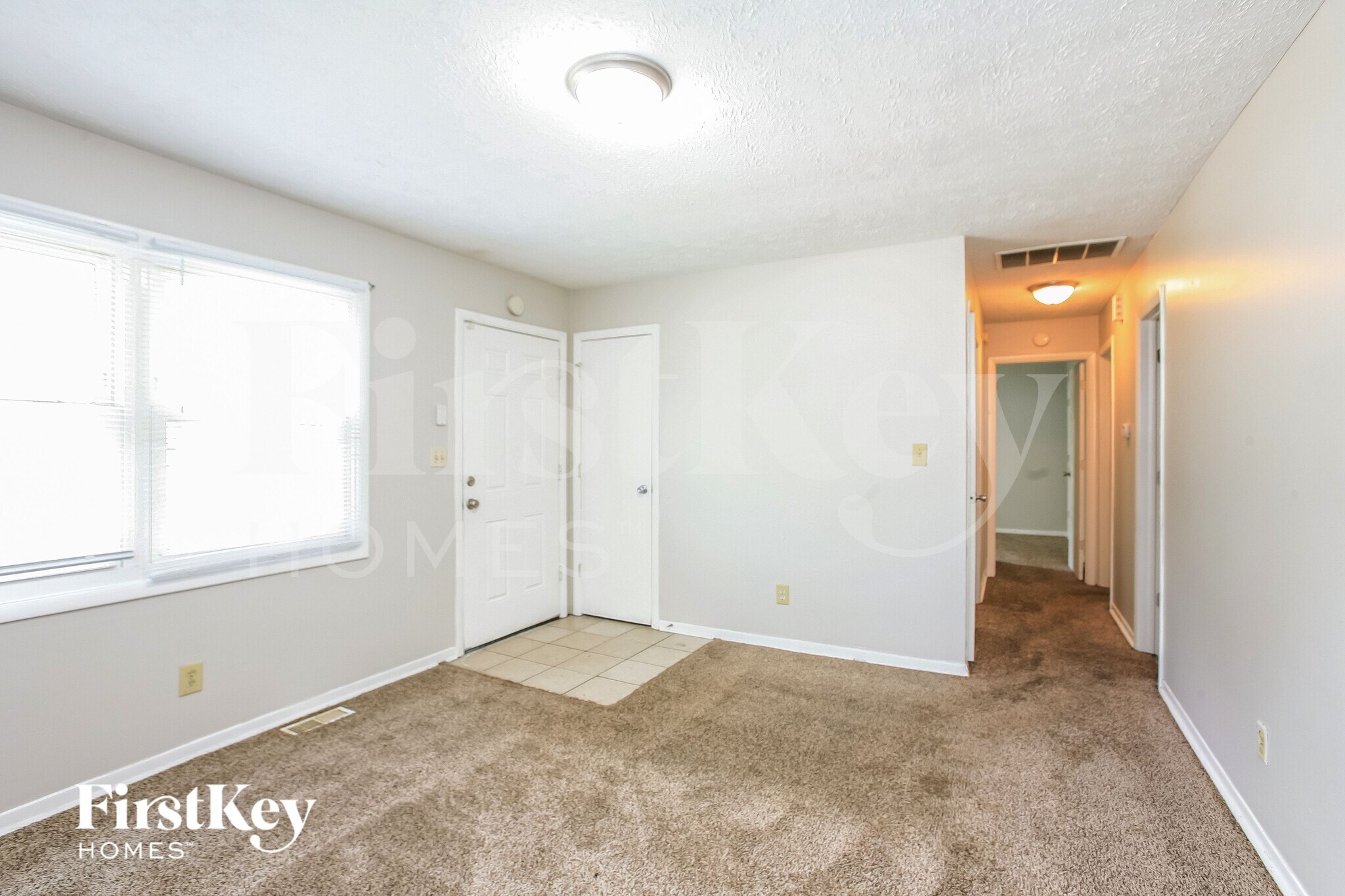 Building Photo - 2910 Heatherlea Dr