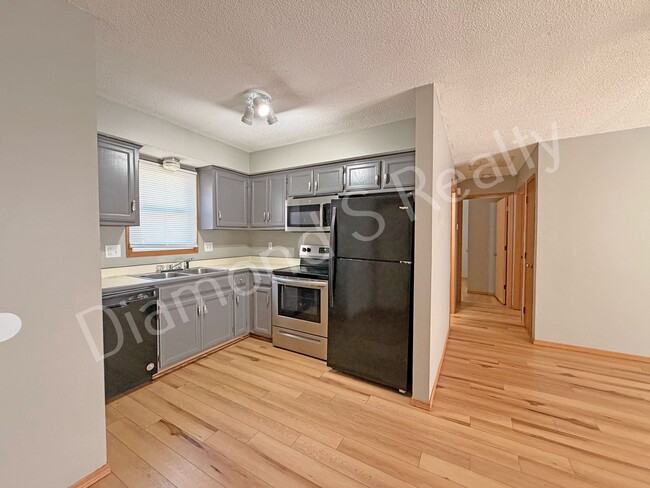 Building Photo - 1505 W Rainey St