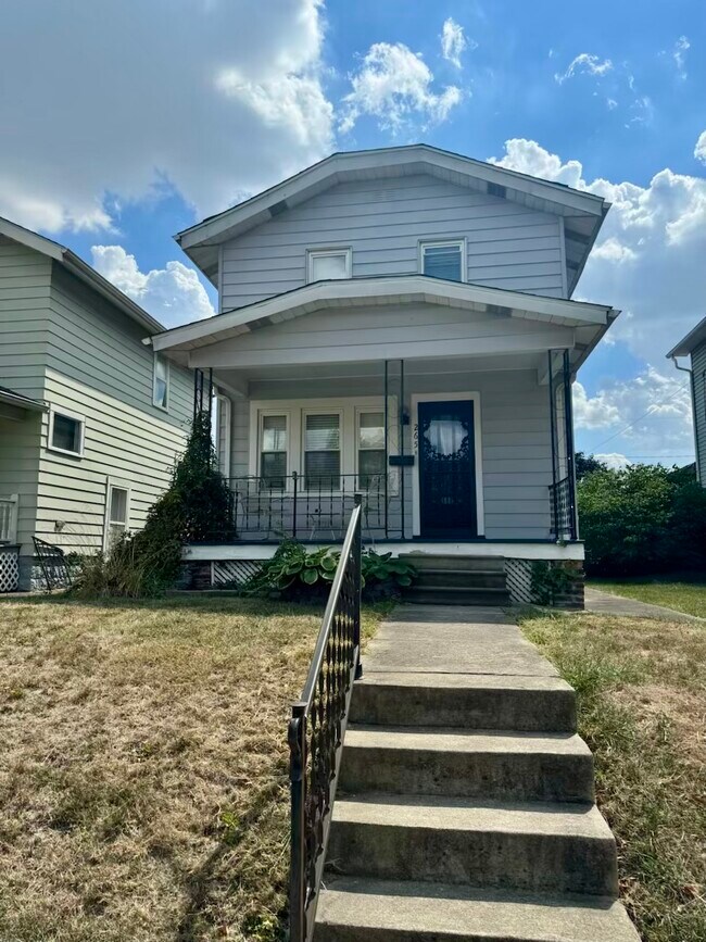 Building Photo - 265 E Markison Ave